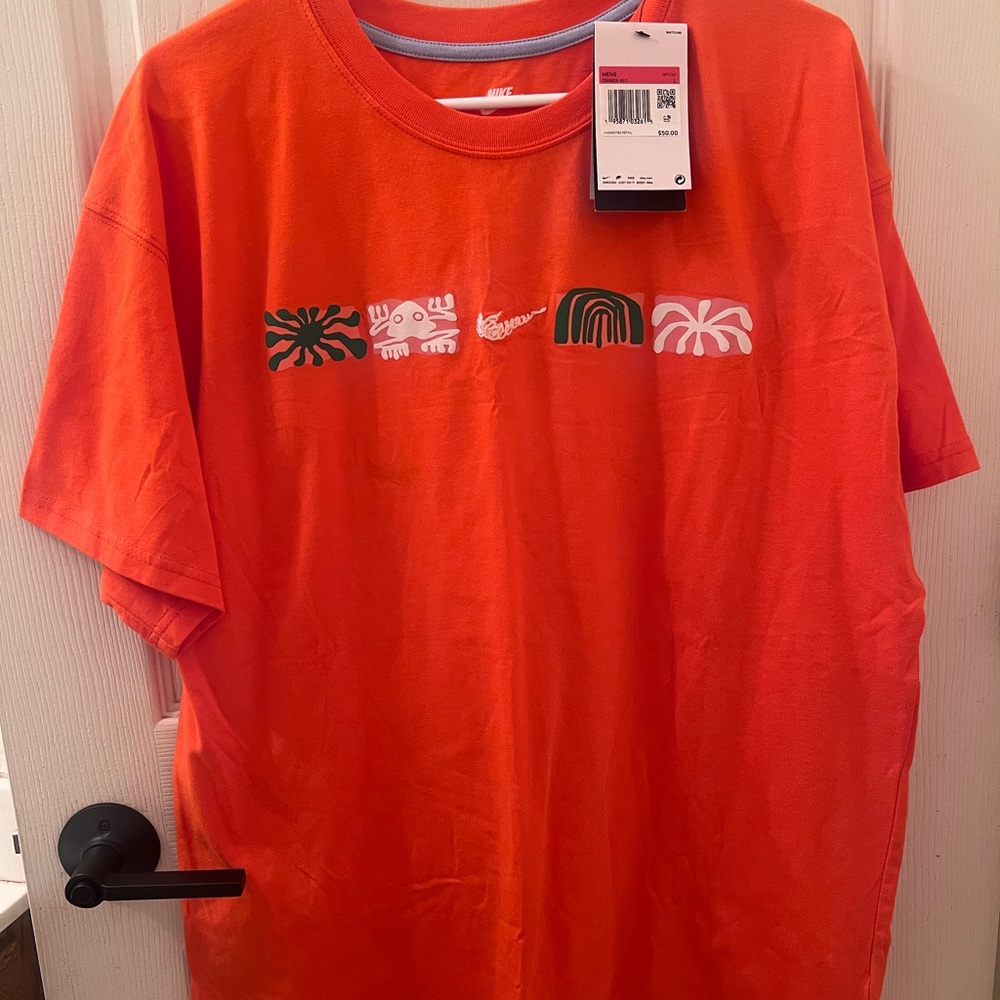 Men’s Nike Bright Orange Tee size L